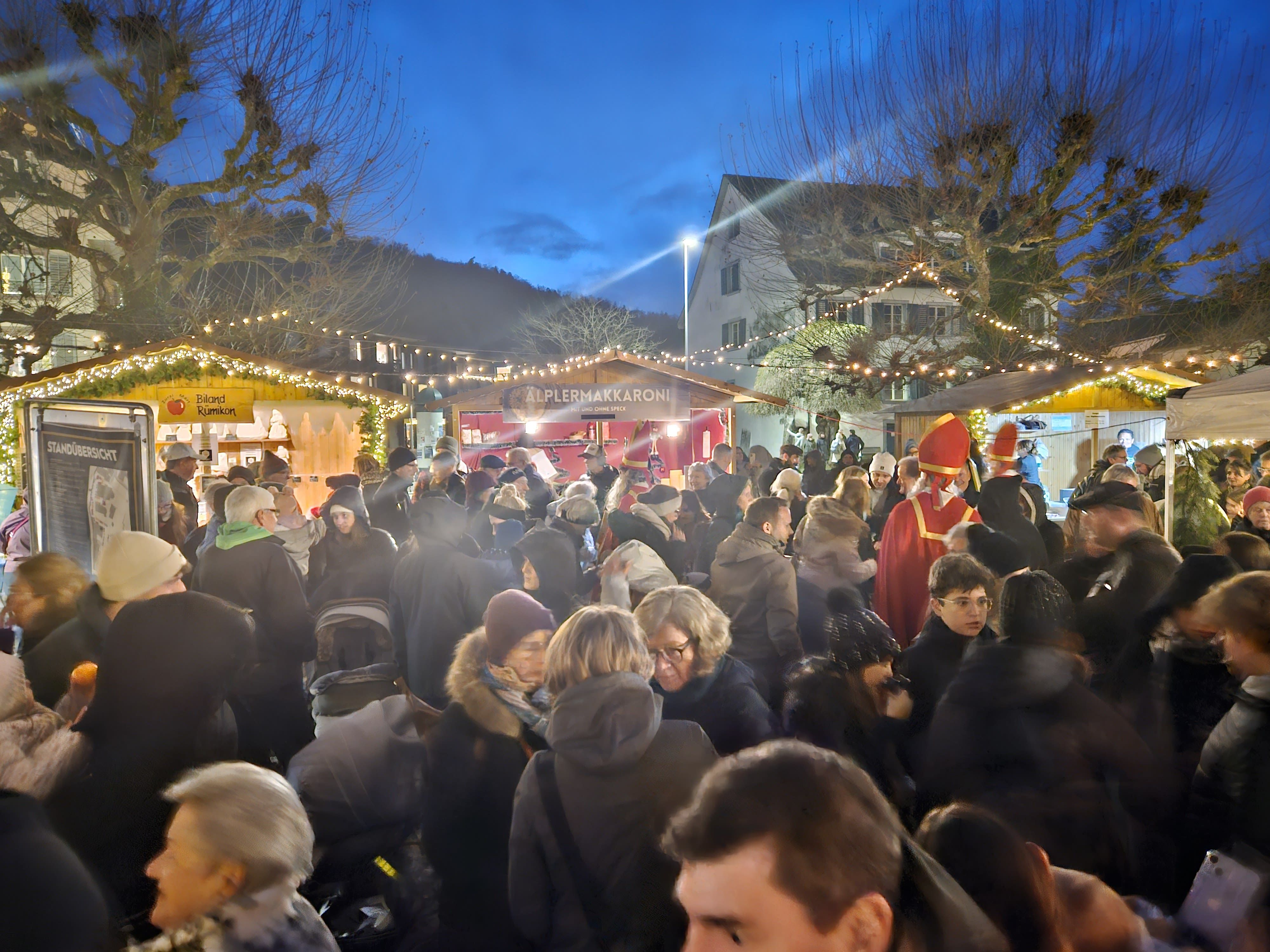 Weihnachtsmarkt 2025 - Aufbau